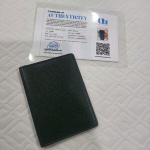 Louis Vuitton Taiga Cardholder..Like New Condition.. W/COA!!!